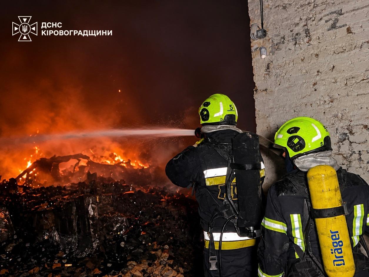 Склади під Кропивницьким горіли після удару 21 жовтня 2026 року