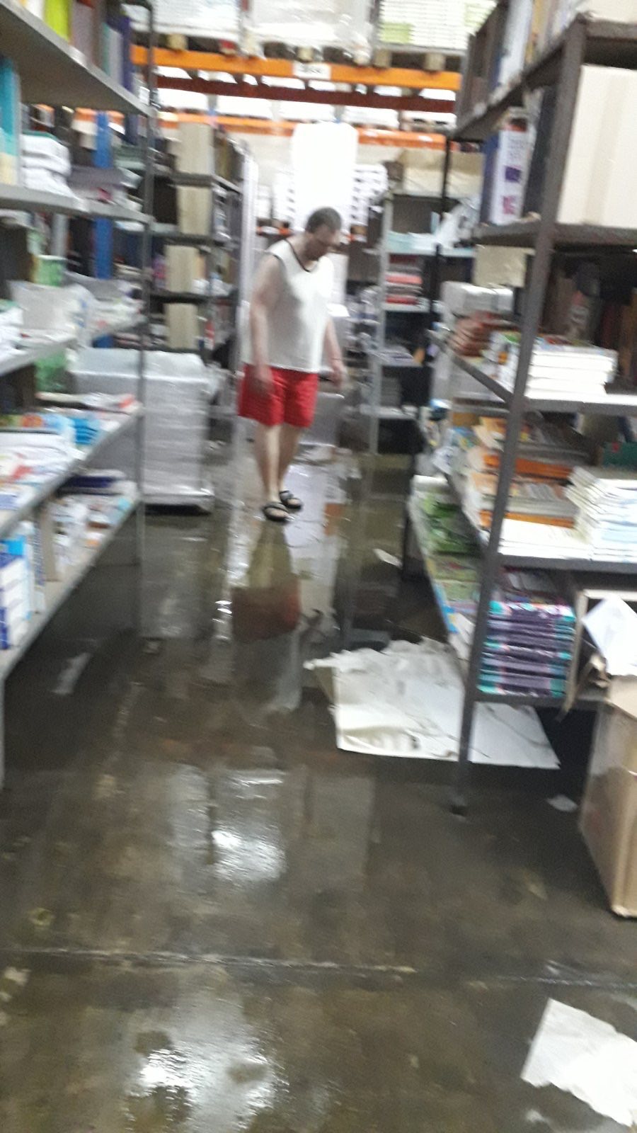 склад книжок у Харкові