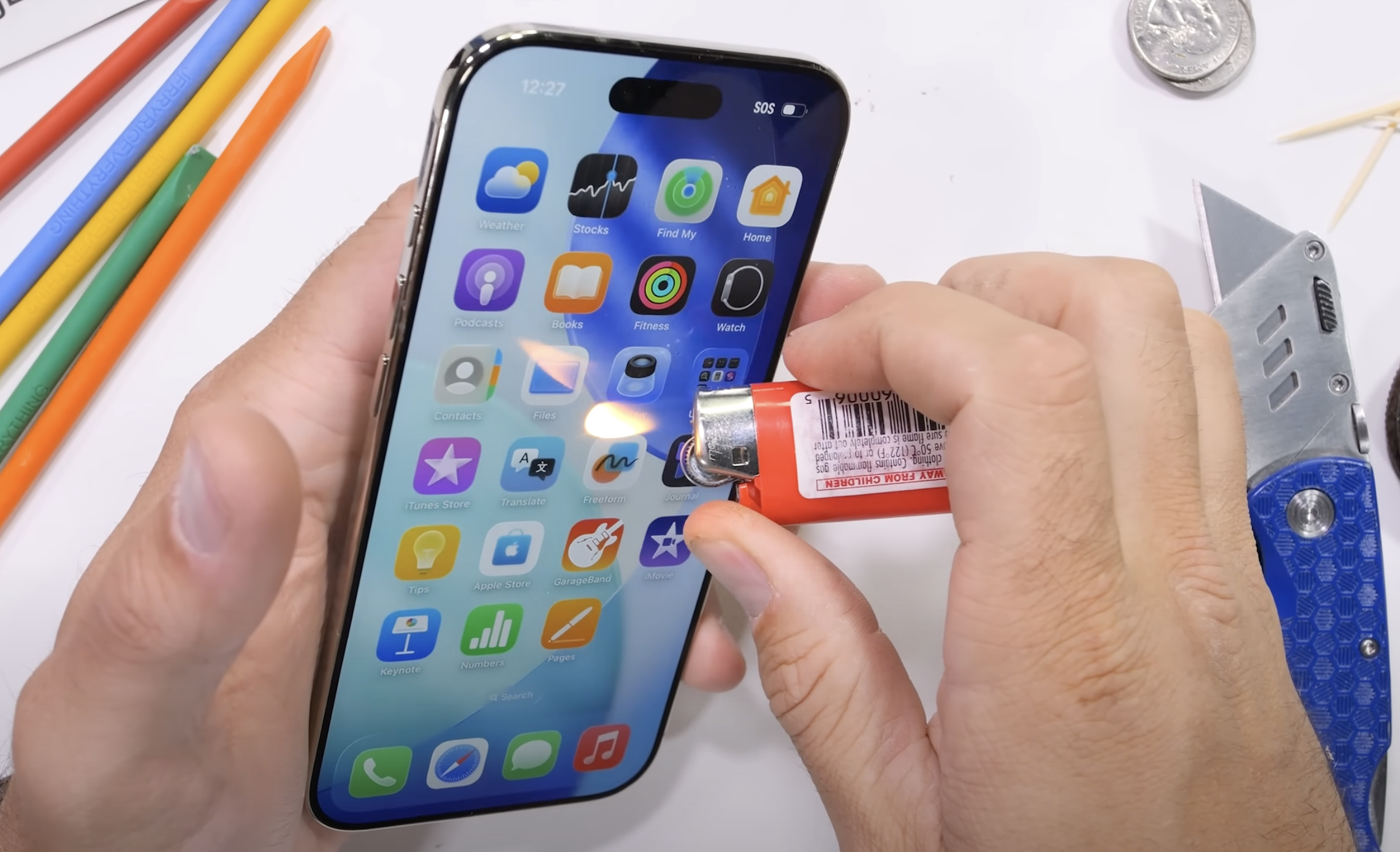 Краштест iPhone Air - підпал екрану запальничкою