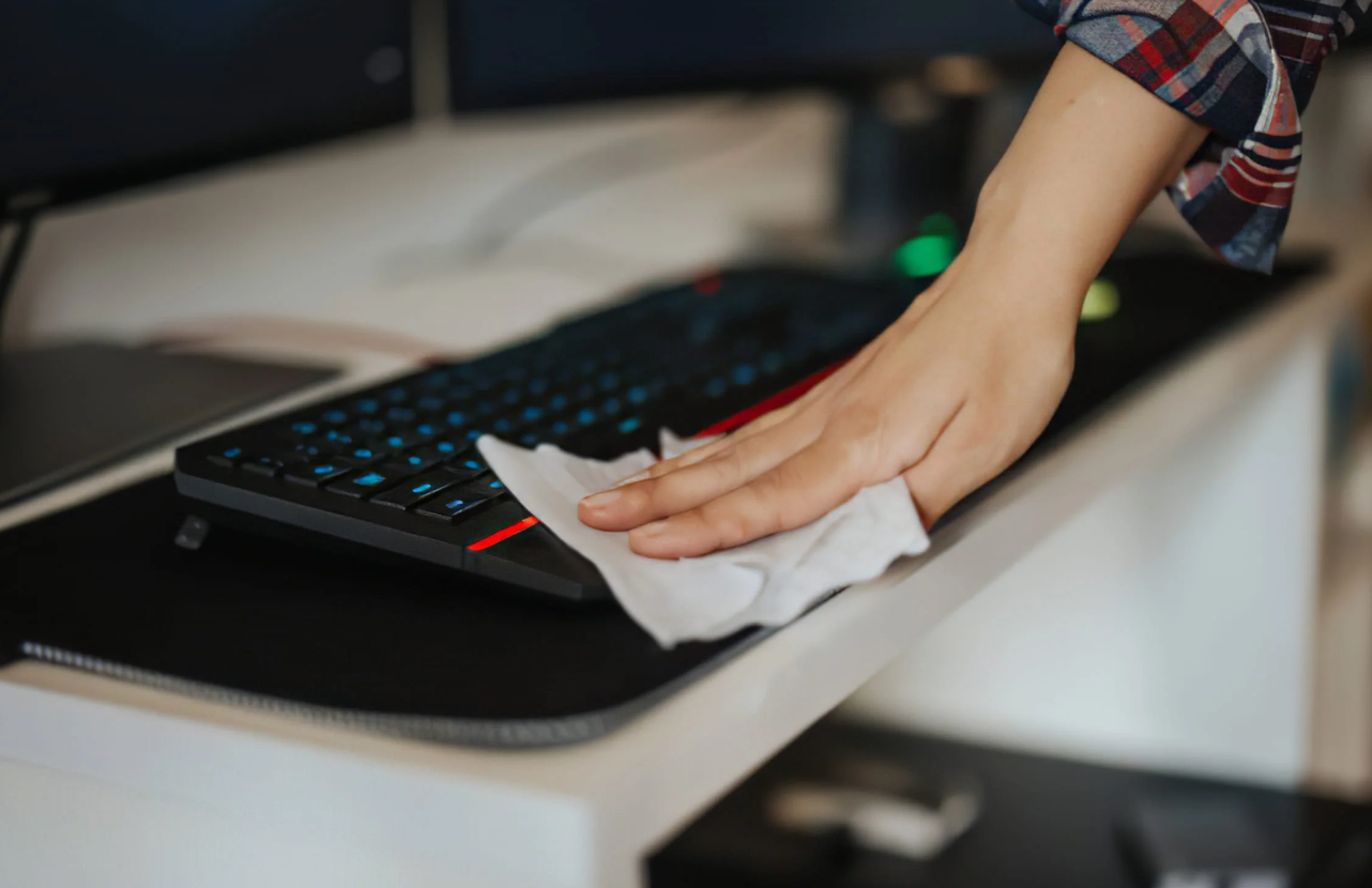 Що треба зробити, якщо пролили воду на клавіатуру