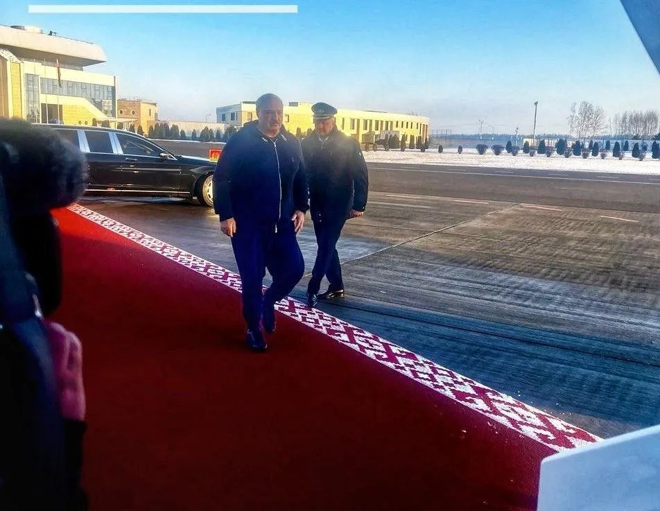 Лукашенко полетів у Китай з офіційним візитом