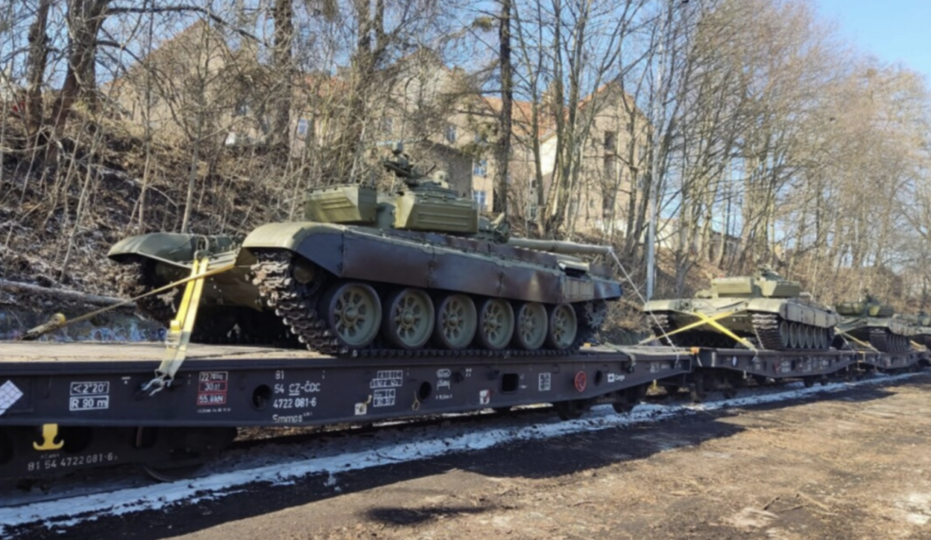 Бойові танки для України - чим допоможуть  на полі бою.