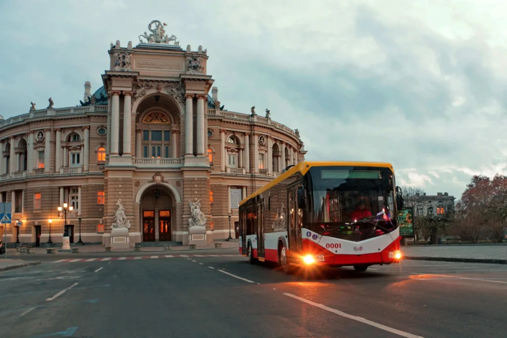 В Одесі  після атаки росіян не працює міський електротранспорт